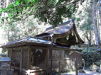 奥宮の御本殿　かつての本宮。御祭神は、闇龗神（くらおかみのかみ・水神）